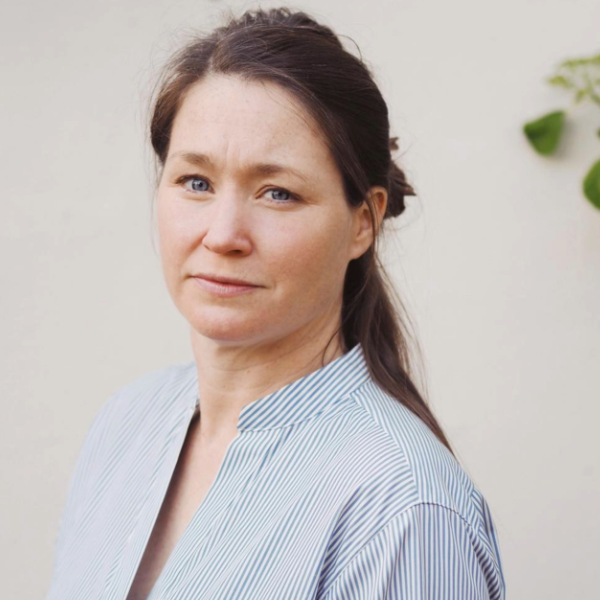 Dr Naomi Folb